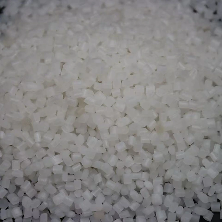 Materiały jednorazowego użytku z plastikowych zakrętek do butelek